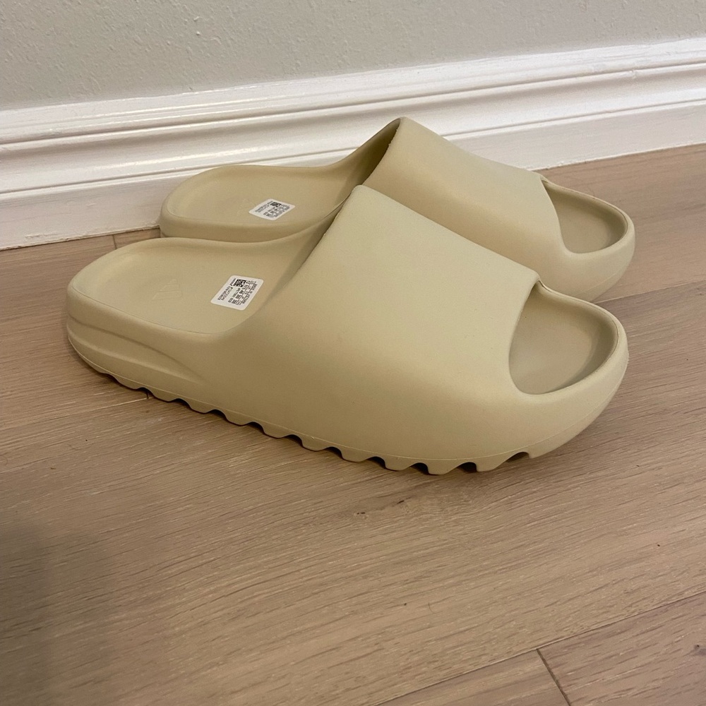 Adidas Yeezy Slides Bone Size 12